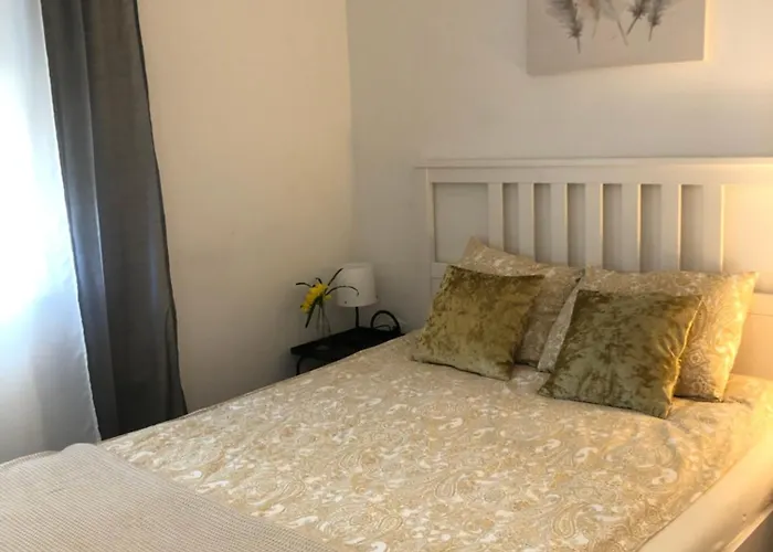 Studio Stipe- With Free Parking, Self Check-In 0-24