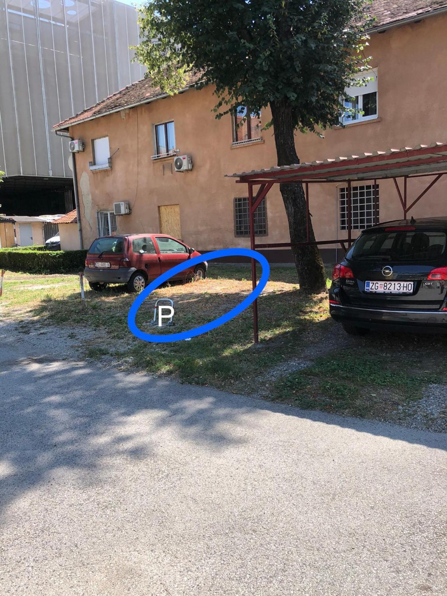 Stipe- With Free Parking, Self Check-in 0-24 *